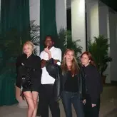 Maika Monroe голая #0373