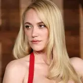 Maika Monroe голая #0381