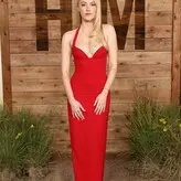 Maika Monroe голая #0384