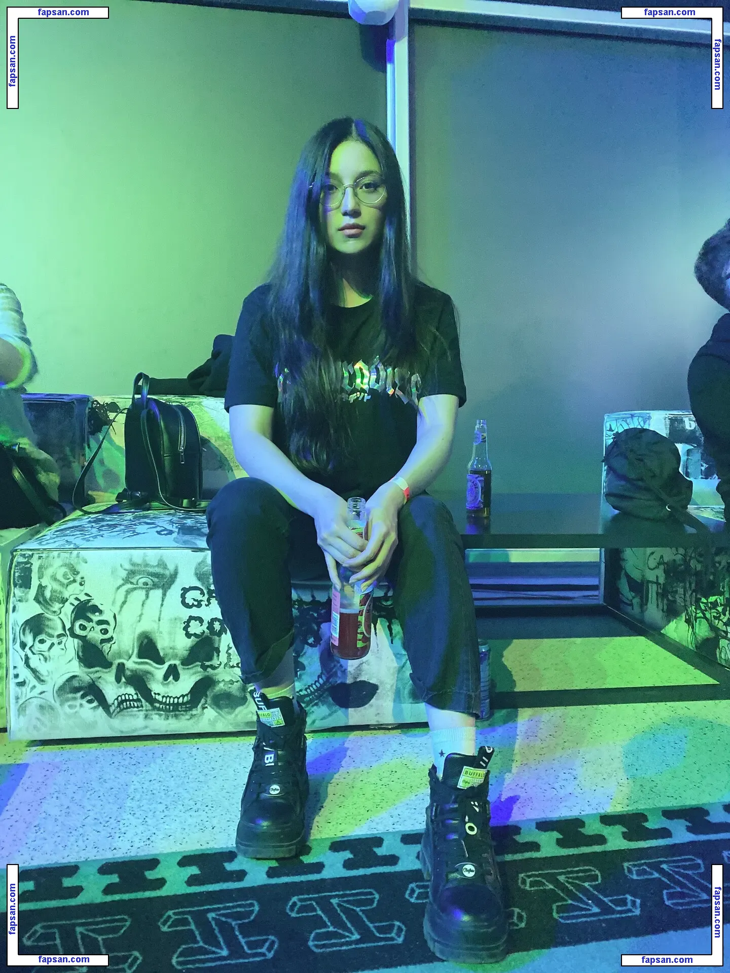 MaiLinh голая фото #0021 с Онлифанс