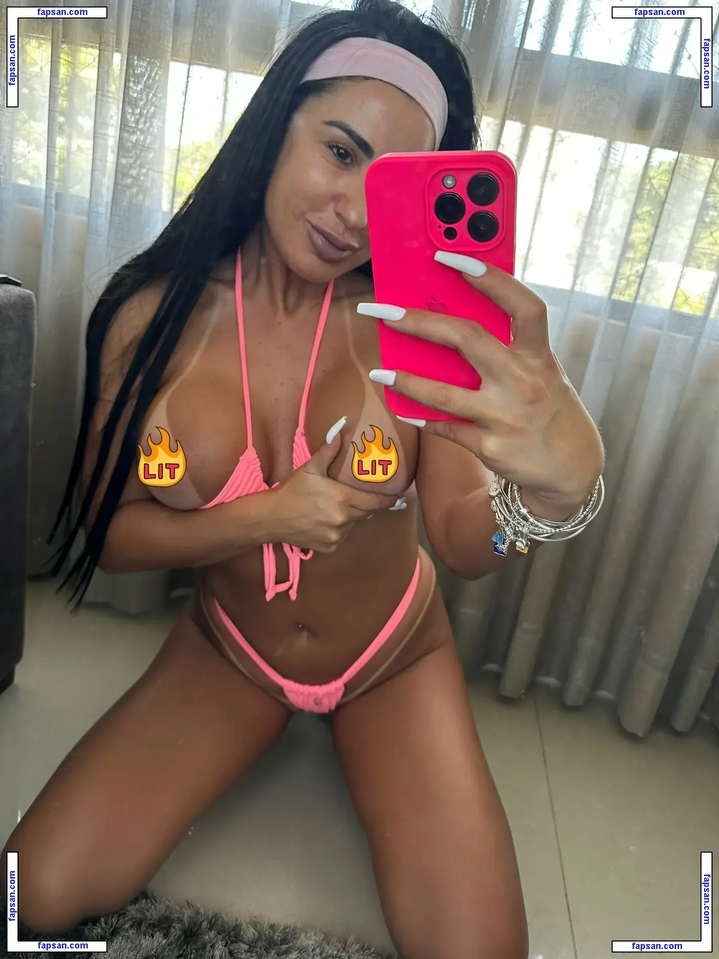 Maira Fraga nude photo #0042 from OnlyFans