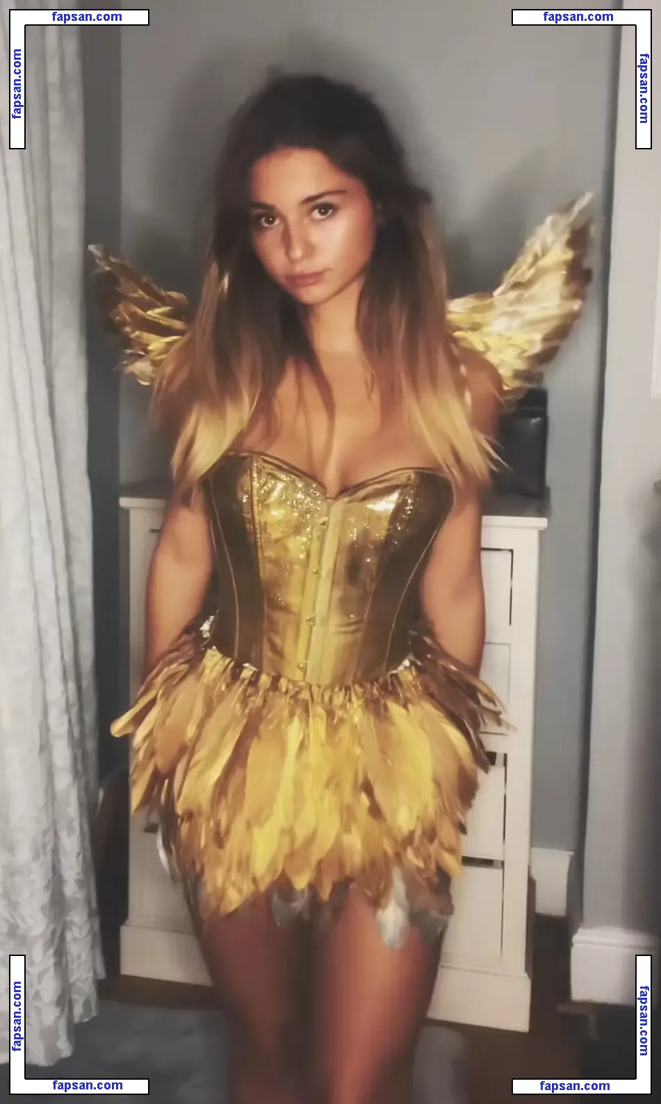 Maisie nude photo #0002 from OnlyFans