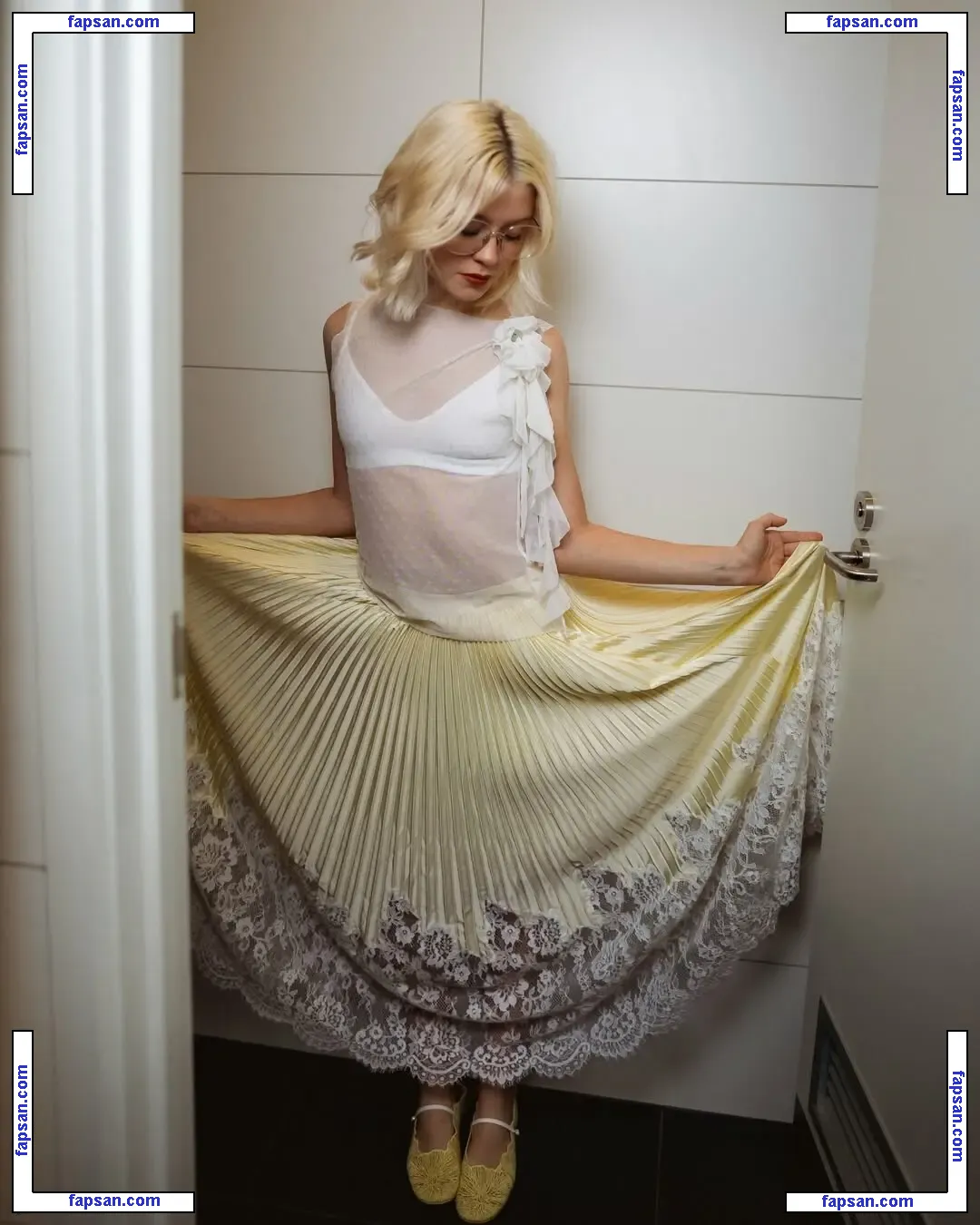 Maisie Peters nude photo #0125 from OnlyFans