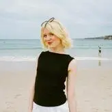 Maisie Peters nude #0121