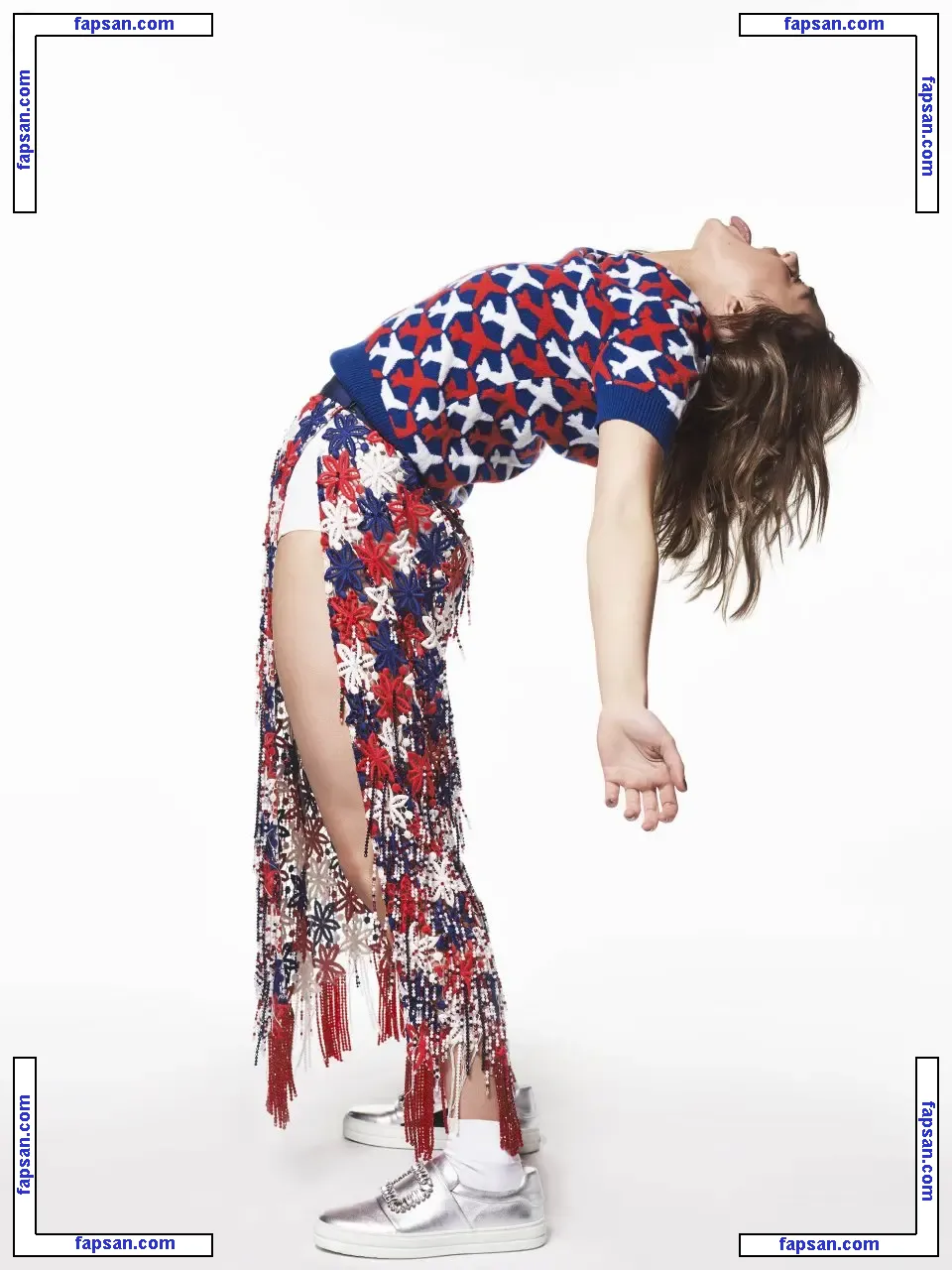 Maisie Williams nude photo #0013 from OnlyFans