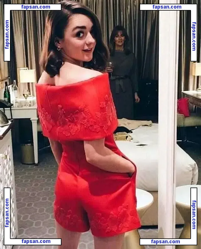 Maisie Williams nude photo #0127 from OnlyFans