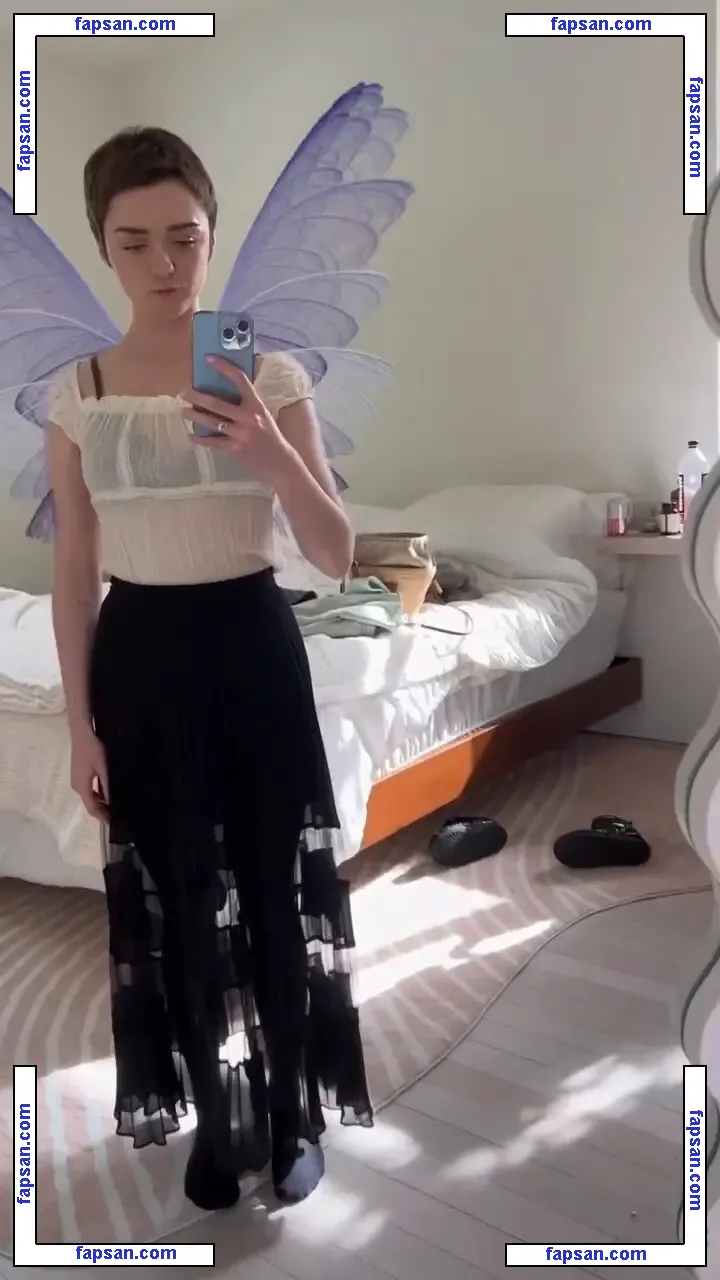 Maisie Williams nude photo #0390 from OnlyFans