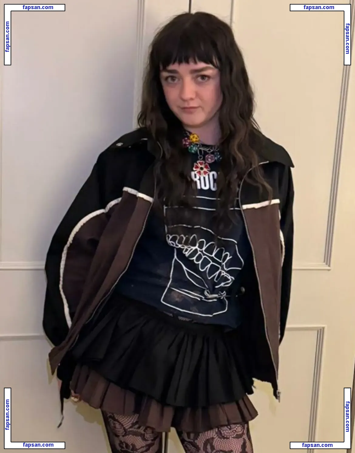 Maisie Williams голая фото #0968 с Онлифанс