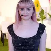 Maisie Williams nude #0135