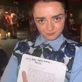 Maisie Williams голая #0946