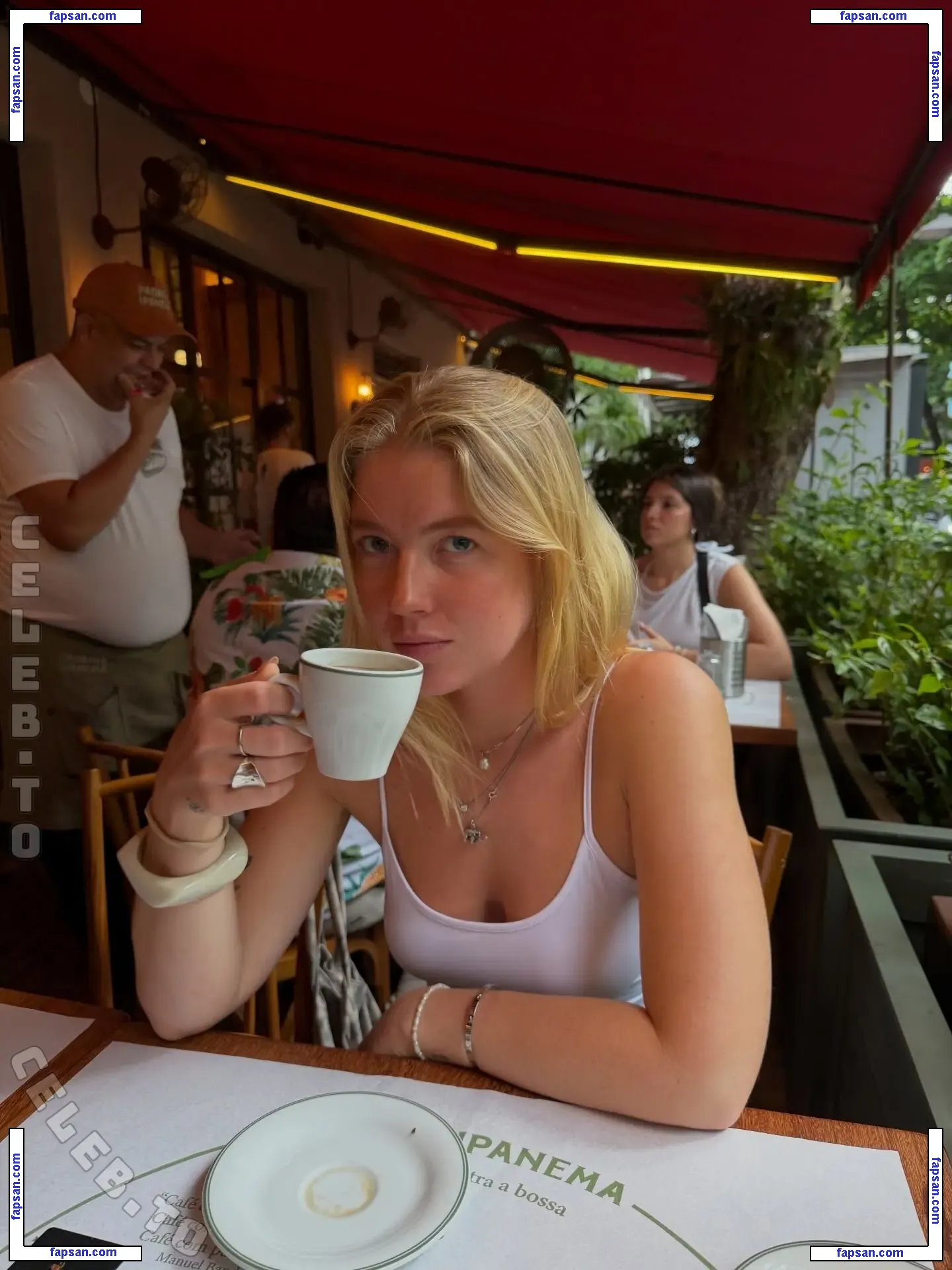 Majaaleonie голая фото #0064 с Онлифанс