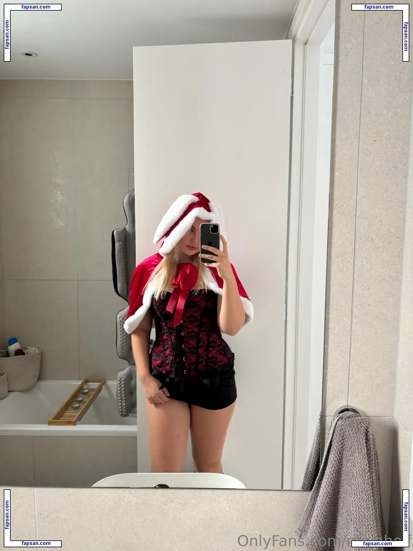 majaholf голая фото #0021 с Онлифанс