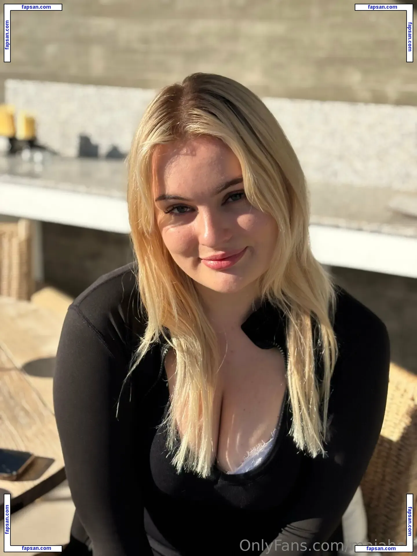 majaholf голая фото #0031 с Онлифанс