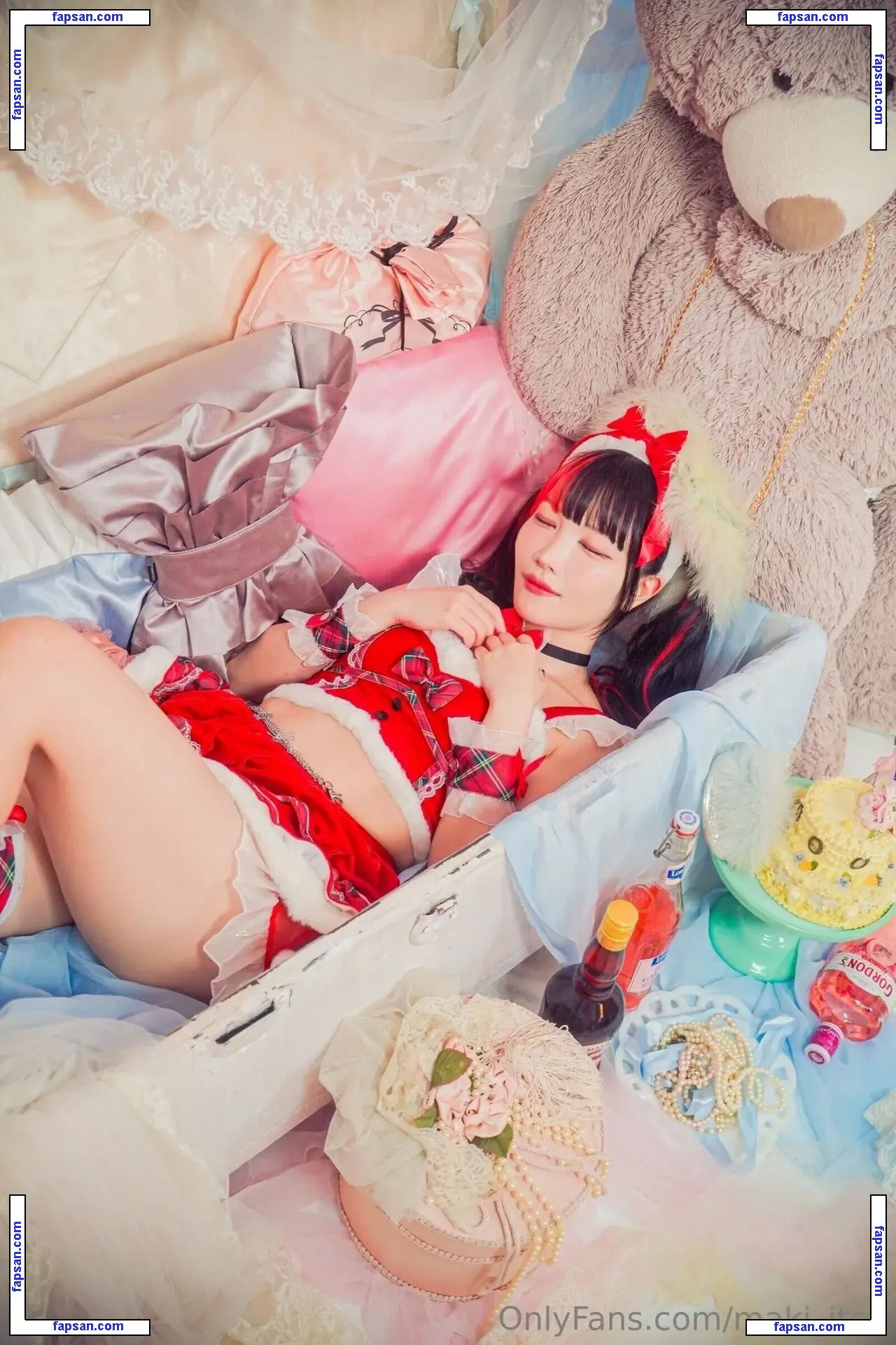 Maki Itoh голая фото #0710 с Онлифанс