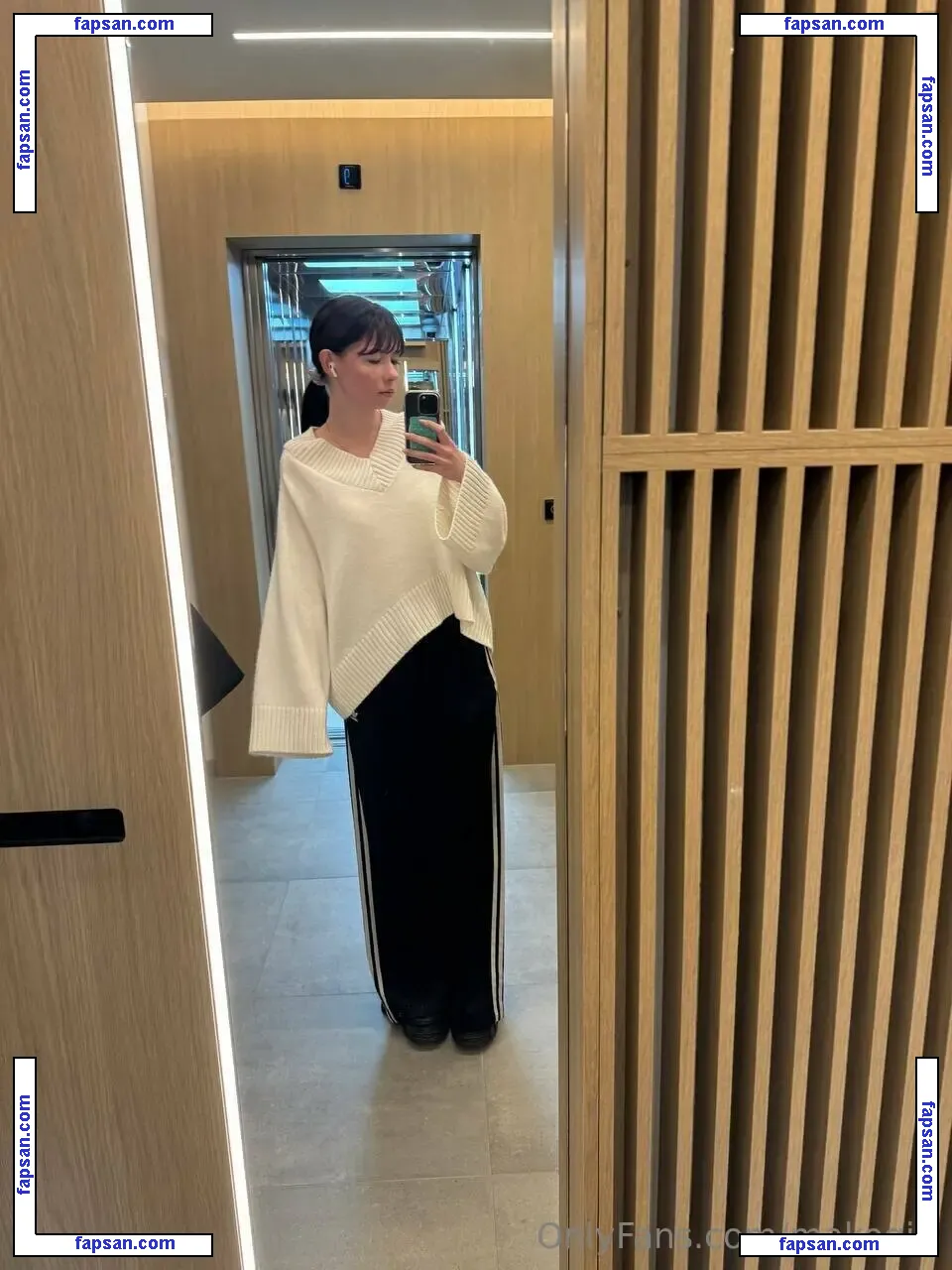 Makogirl nude photo #0032 from OnlyFans
