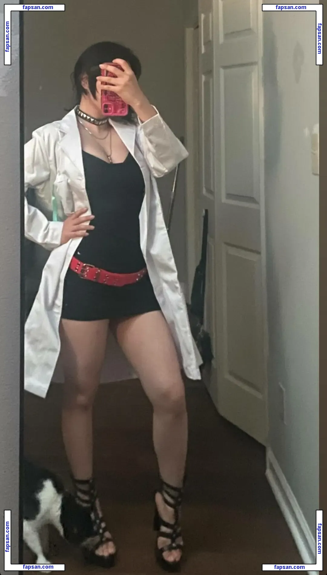 malamuuse голая фото #0011 с Онлифанс