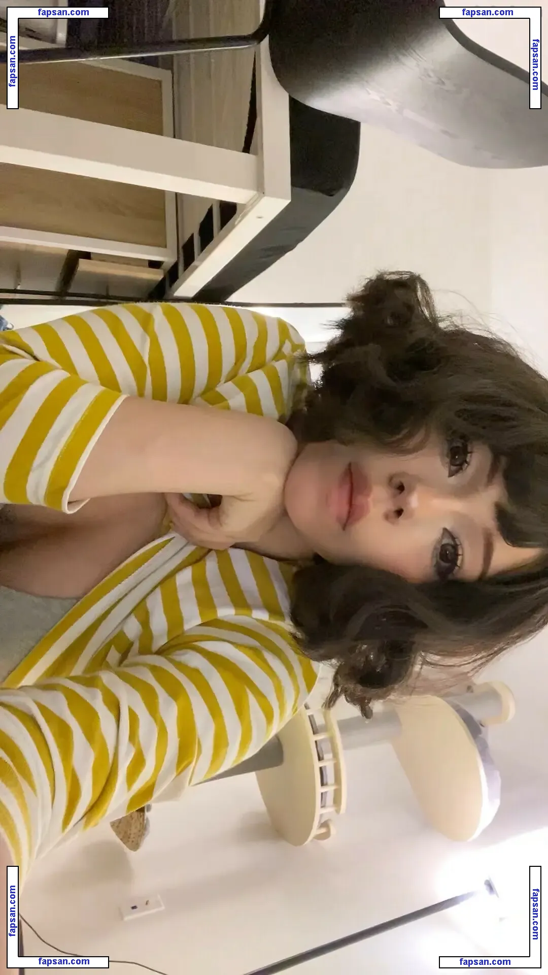 malamuuse голая фото #0048 с Онлифанс