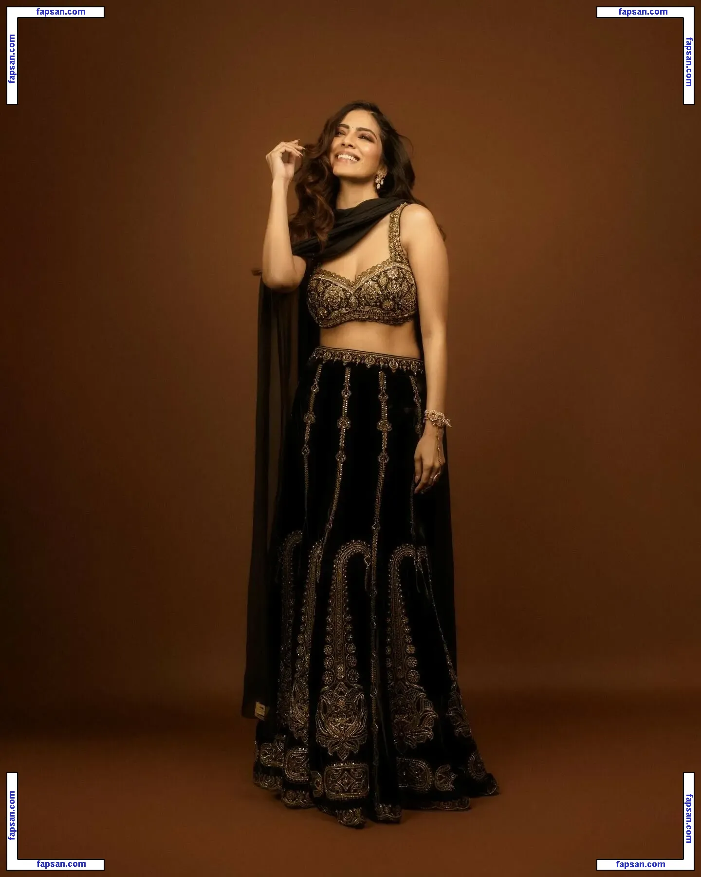 Malavika Mohanan голая фото #0099 с Онлифанс