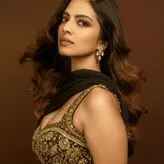 Malavika Mohanan голая #0103