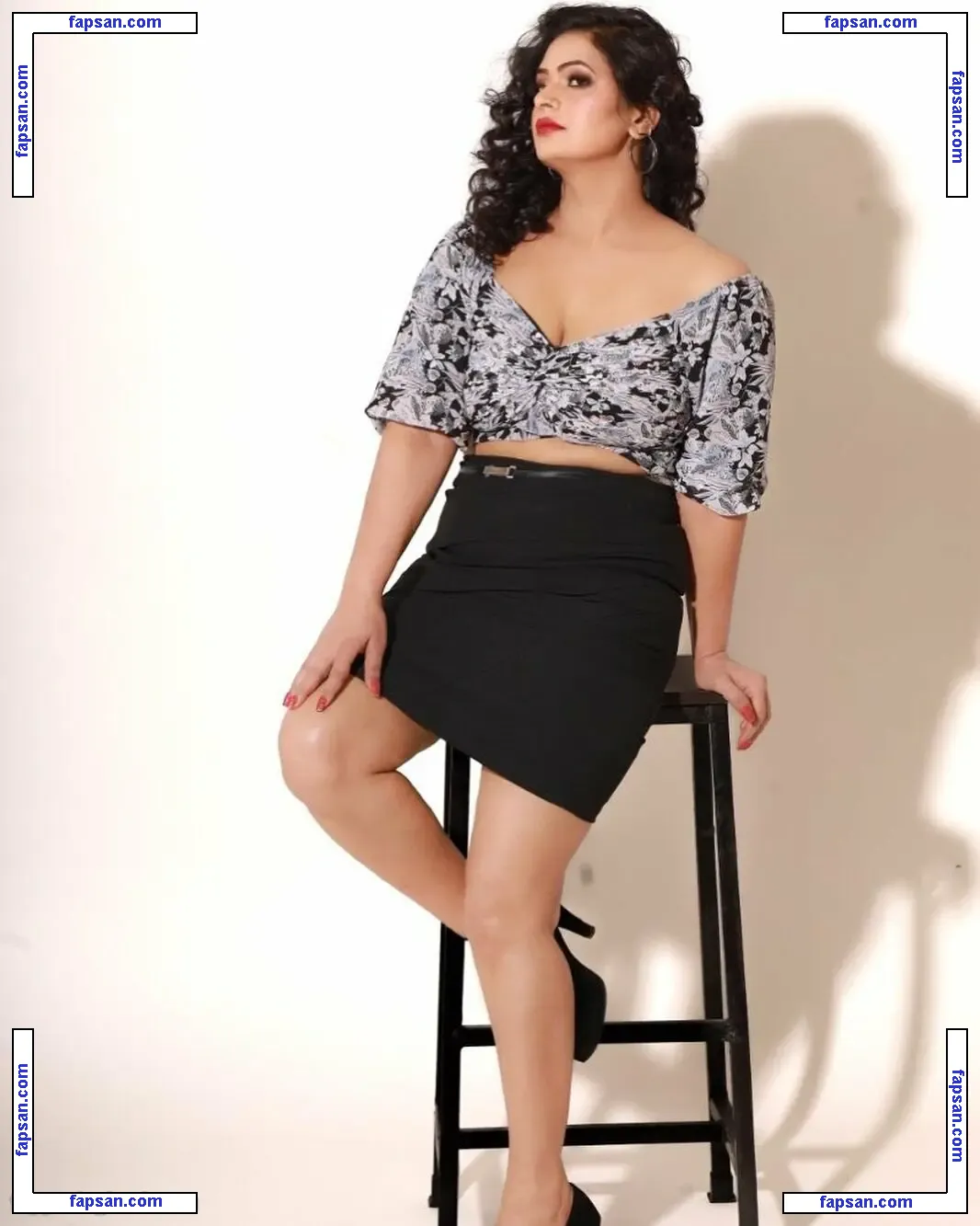 Malavika Tomar nude photo #0001 from OnlyFans