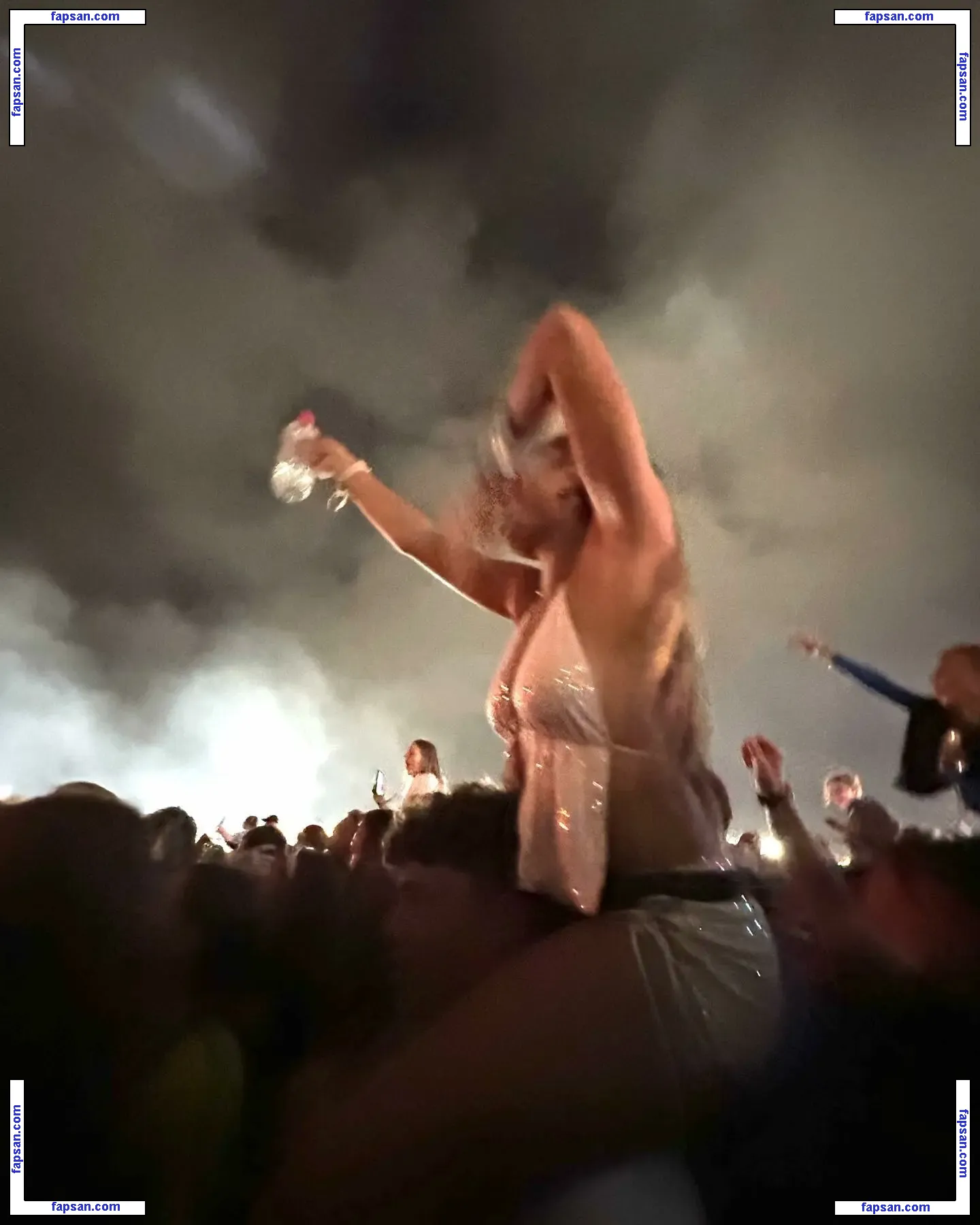 Mali Smith голая фото #0007 с Онлифанс