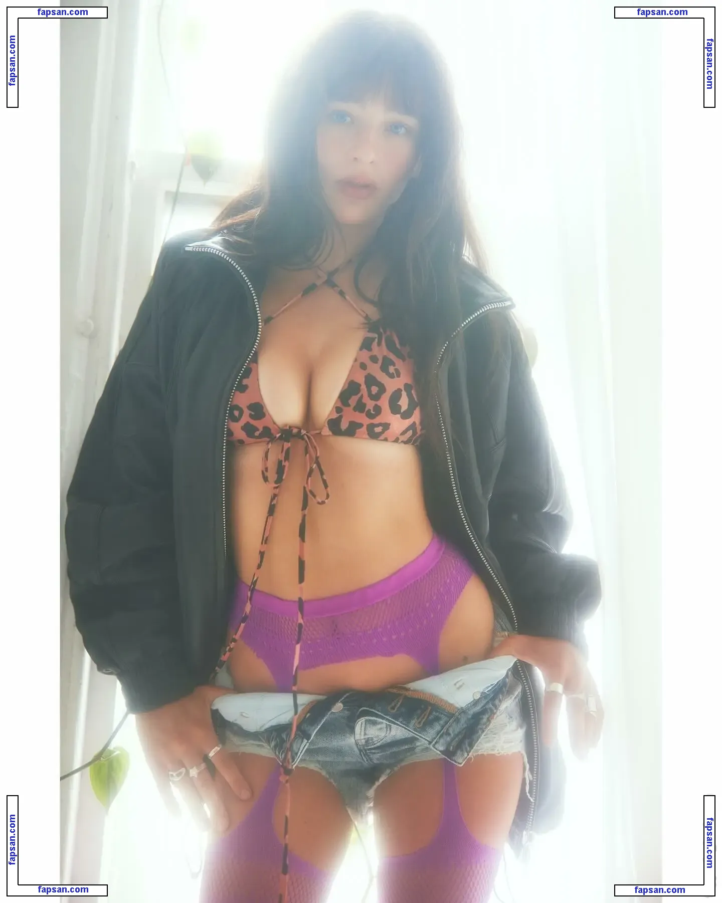 Malina Weissman nude photo #0135 from OnlyFans