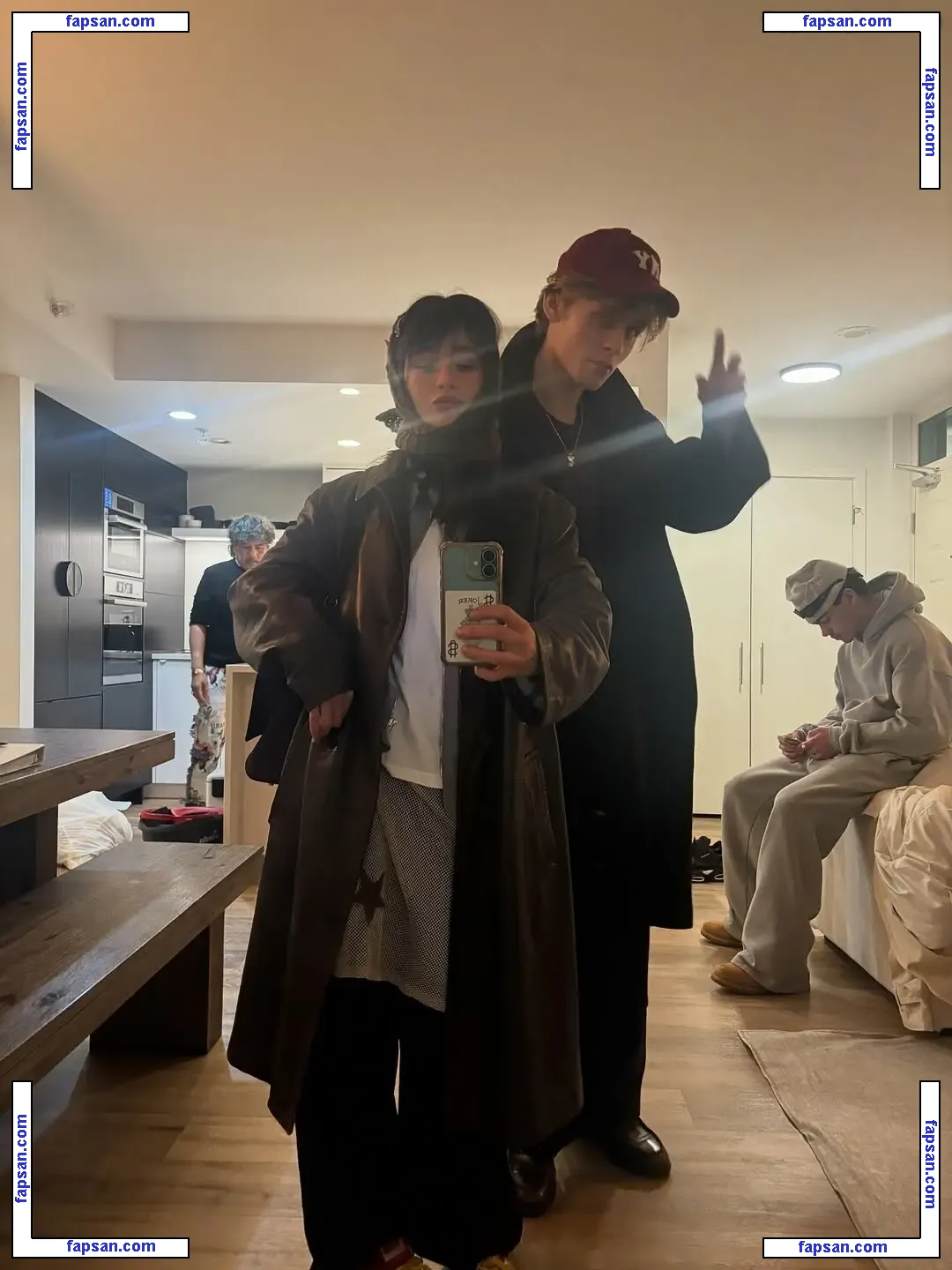 Malina Weissman голая фото #0137 с Онлифанс