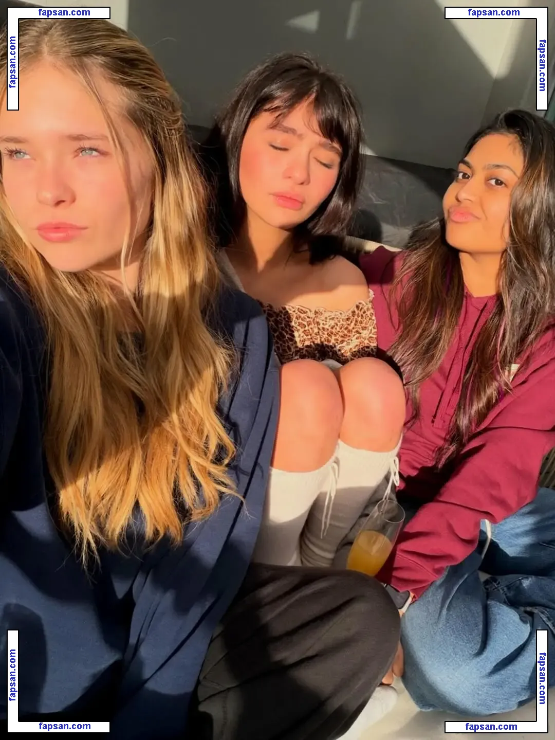 Malina Weissman голая фото #0139 с Онлифанс