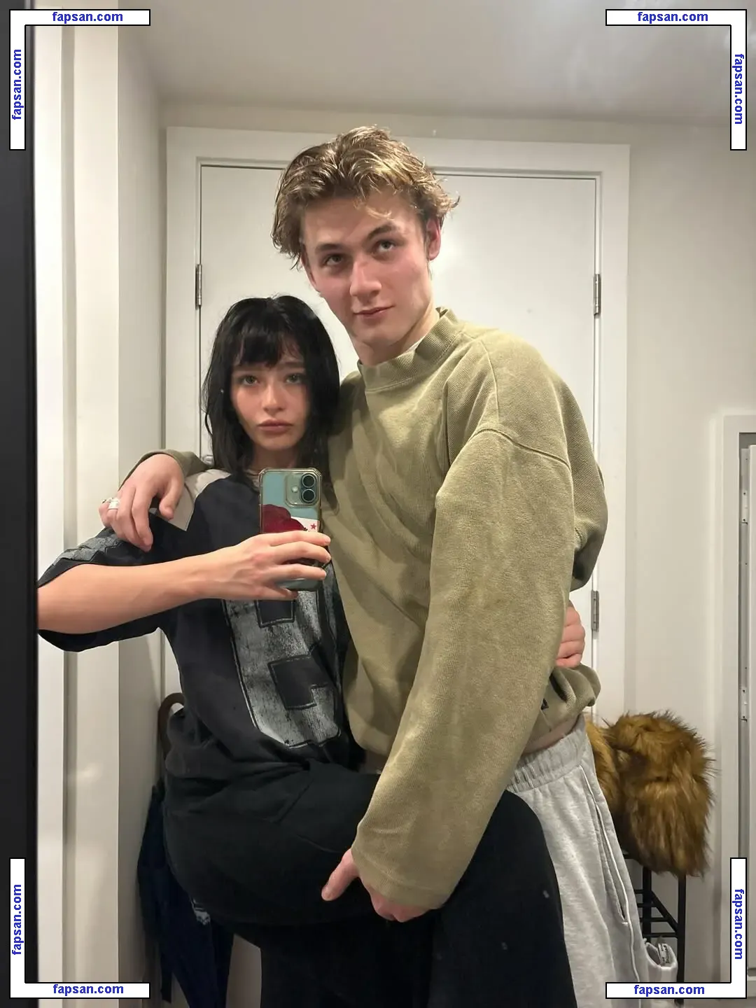 Malina Weissman голая фото #0145 с Онлифанс