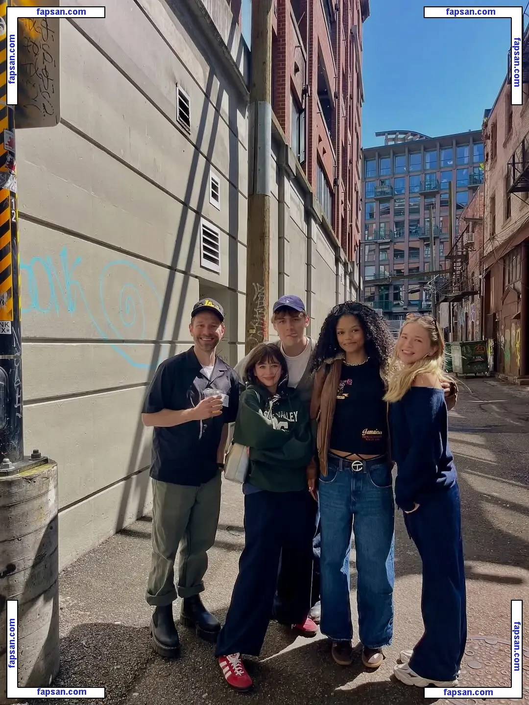 Malina Weissman голая фото #0148 с Онлифанс