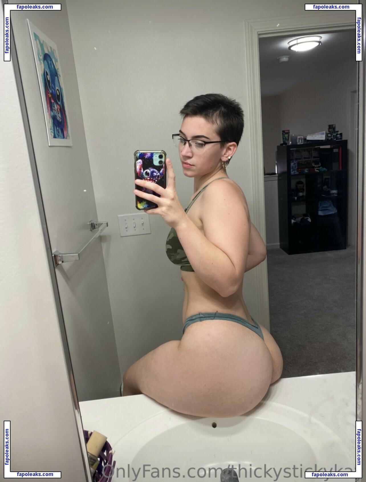 mama.claxton2.0 / kayla.claxton / thickystickykay nude photo #0003 from OnlyFans