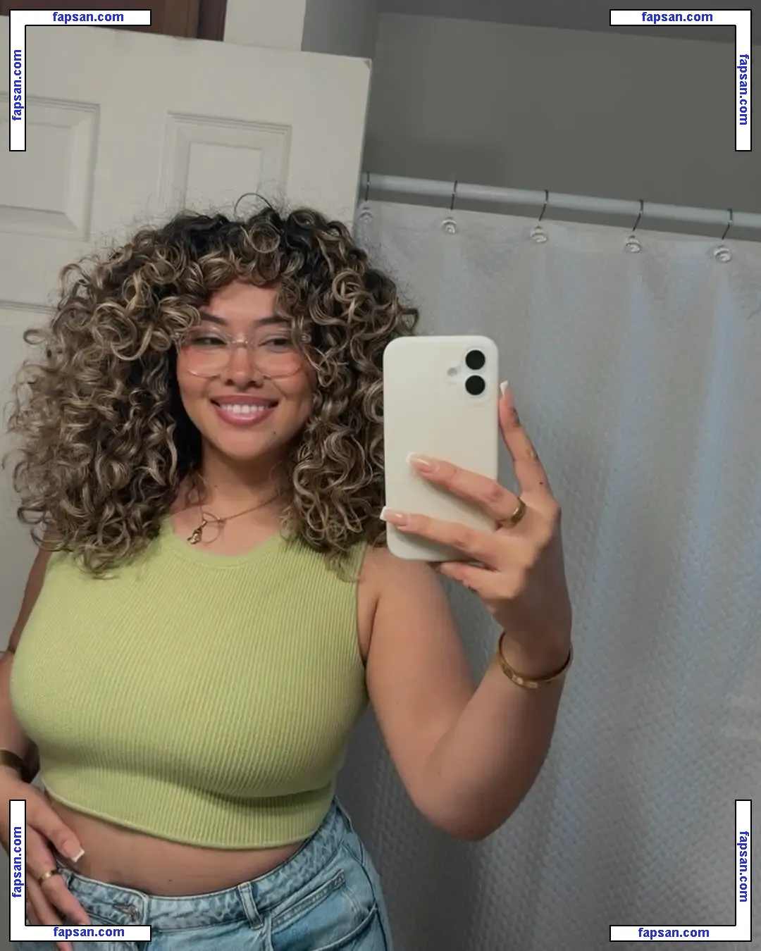 Mama E голая фото #0004 с Онлифанс