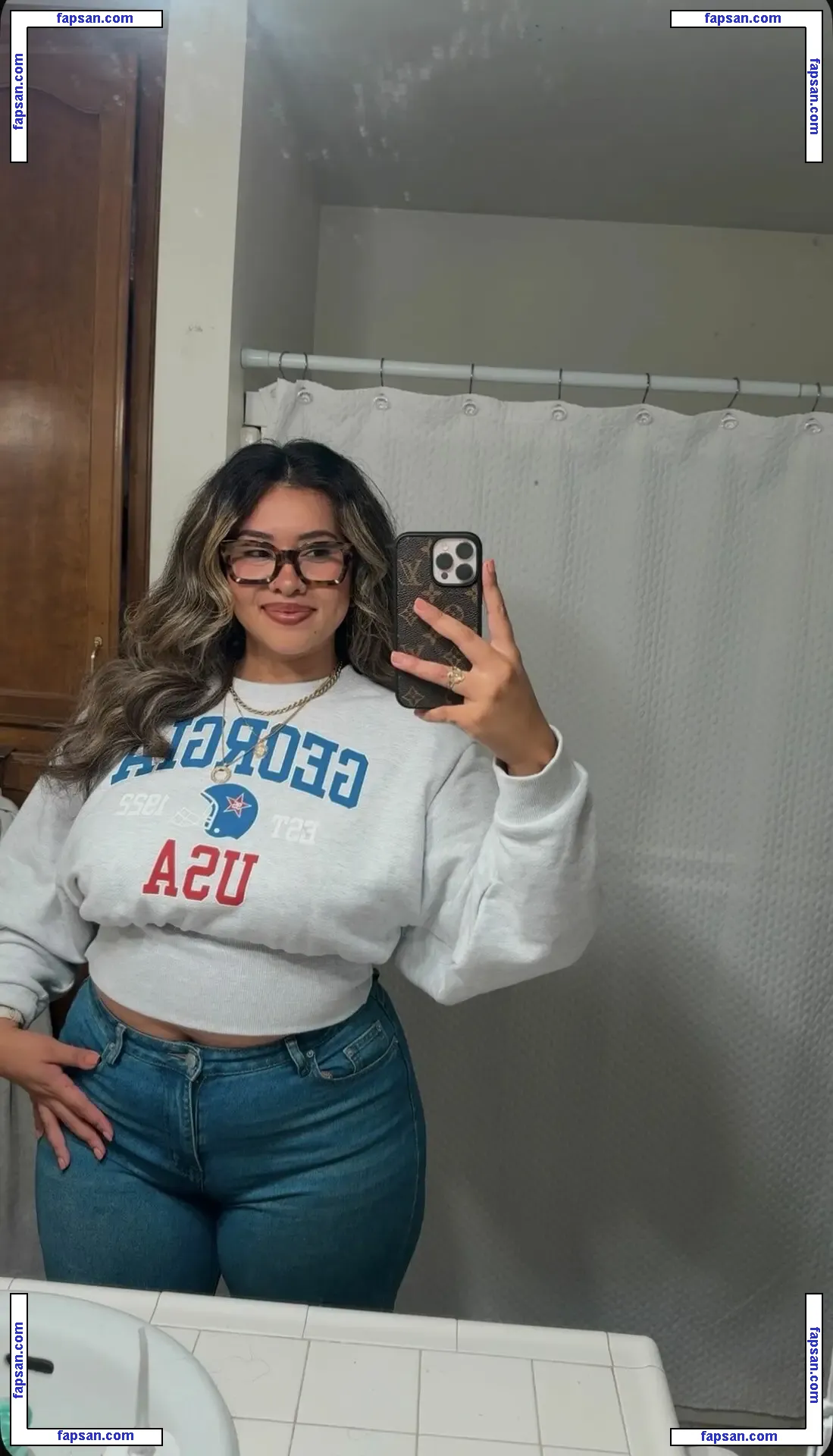 Mama E голая фото #0013 с Онлифанс