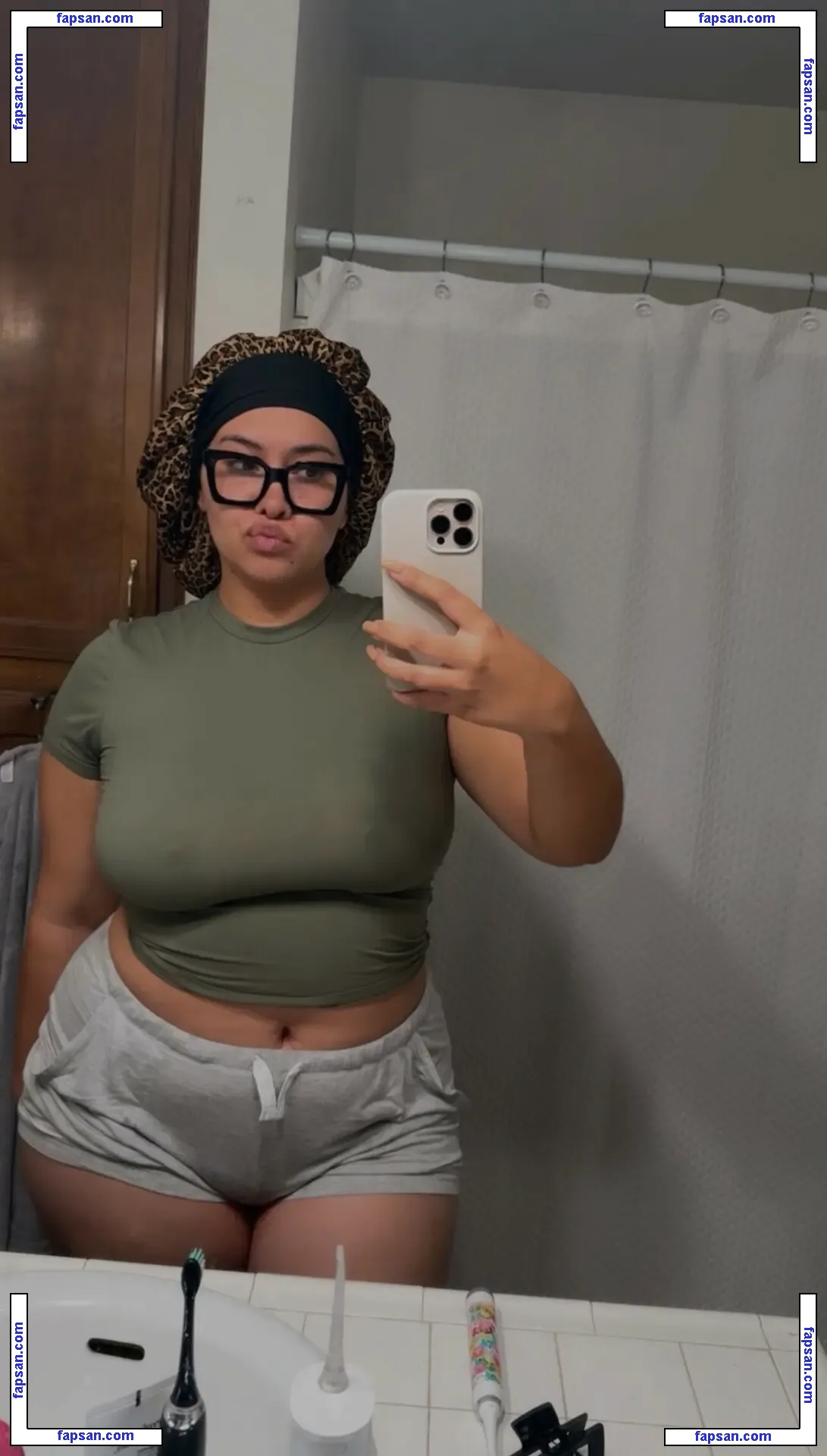 Mama E nude photo #0028 from OnlyFans