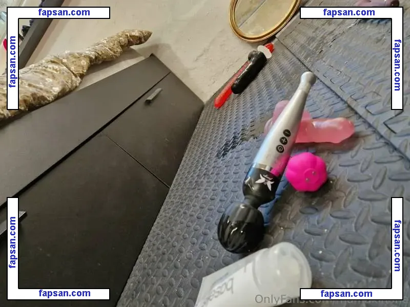 Mamakinone nude photo #0006 from OnlyFans