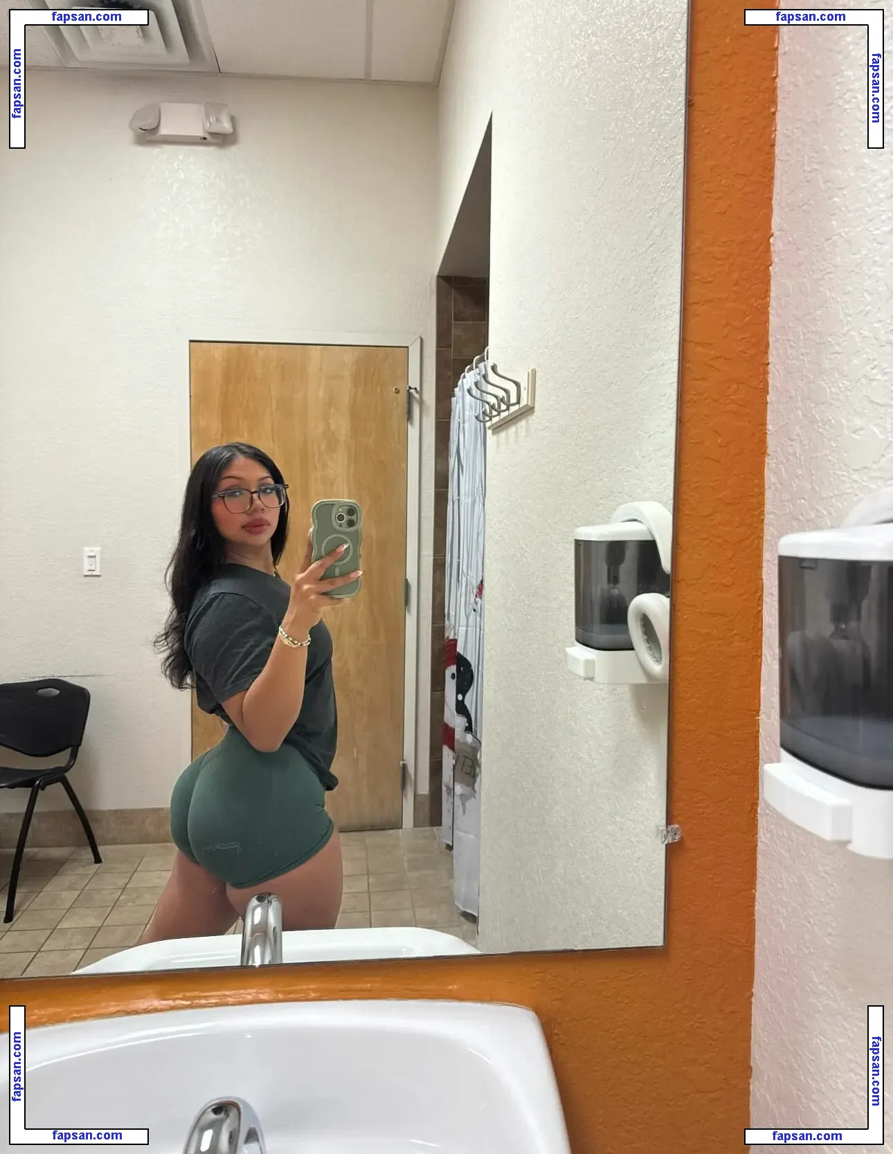 mamilxxsa nude photo #0001 from OnlyFans