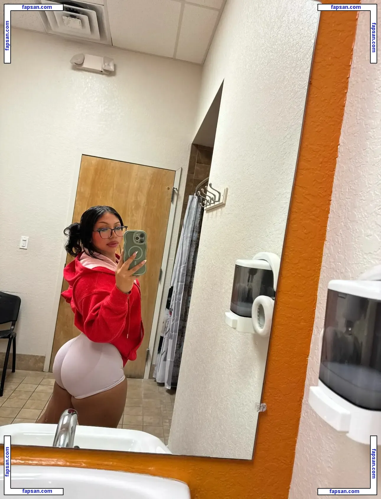 mamilxxsa nude photo #0003 from OnlyFans