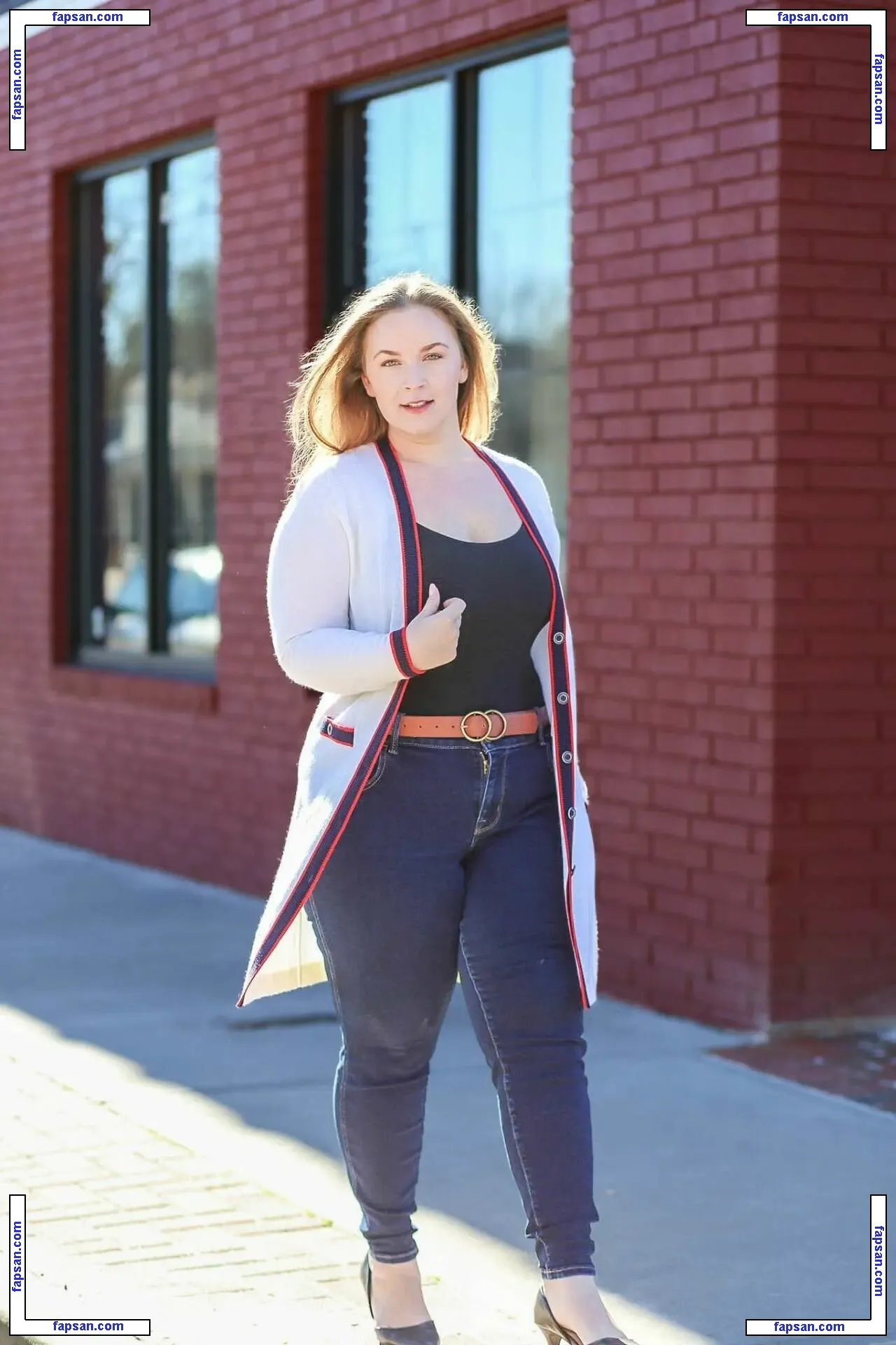 Mandybrooke nude photo #0003 from OnlyFans