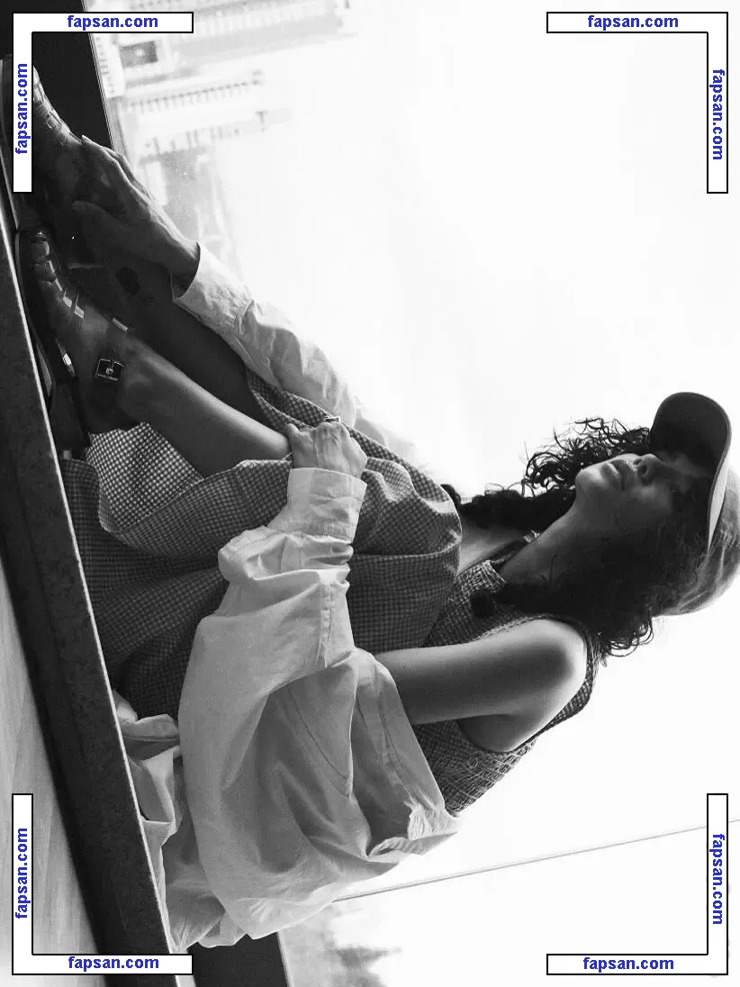 Manu Gavassi nude photo #0076 from OnlyFans