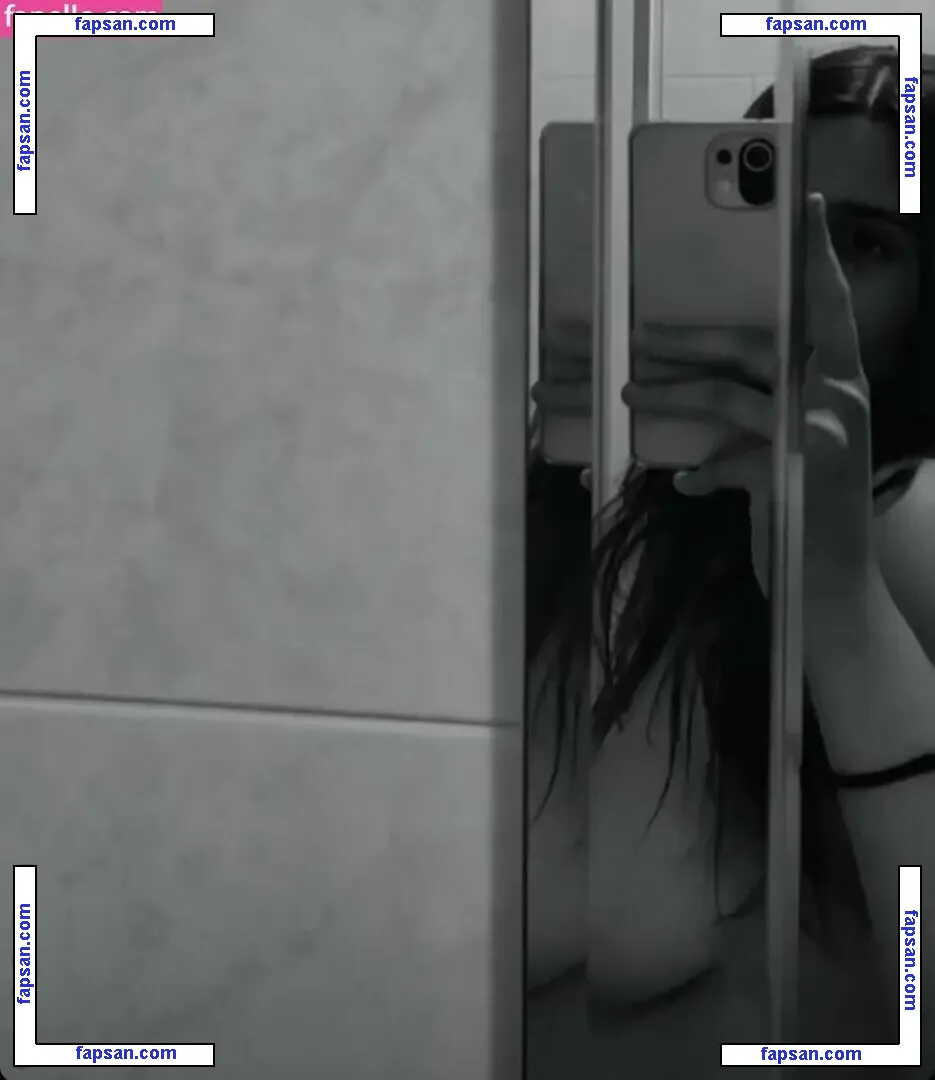 Manuela Mulligh nude photo #0012 from OnlyFans