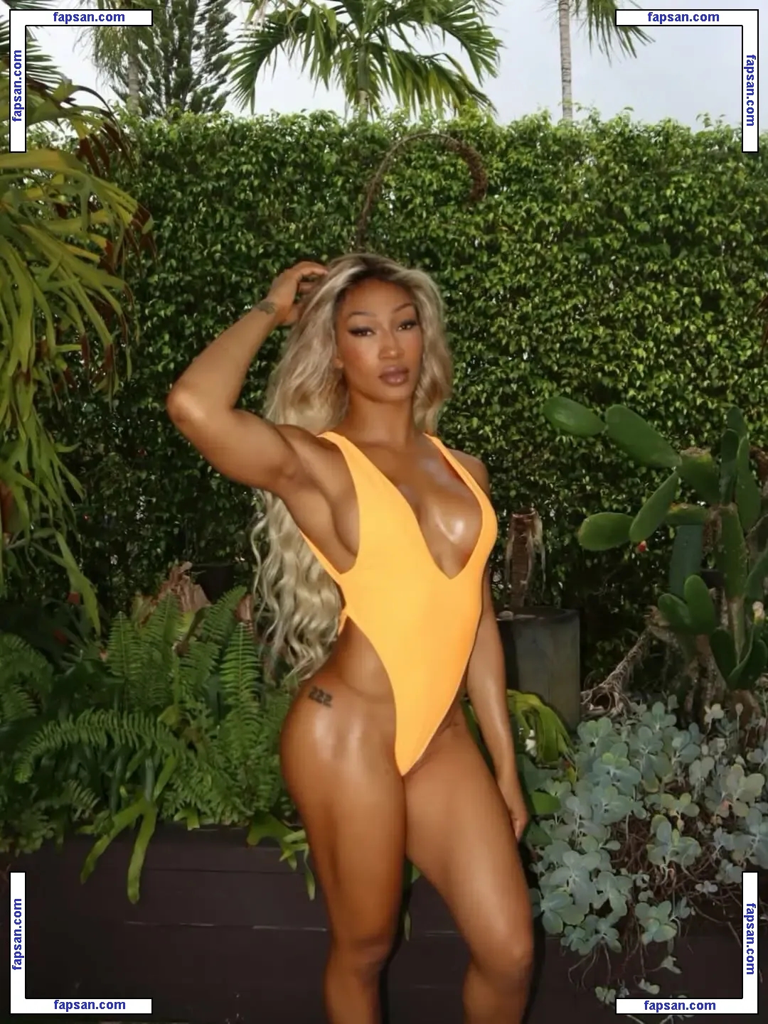 Mara Sade голая фото #0006 с Онлифанс