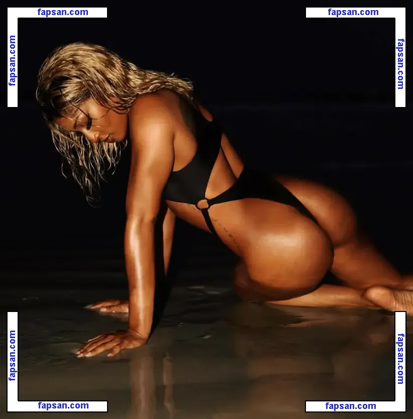 Mara Sade голая фото #0016 с Онлифанс