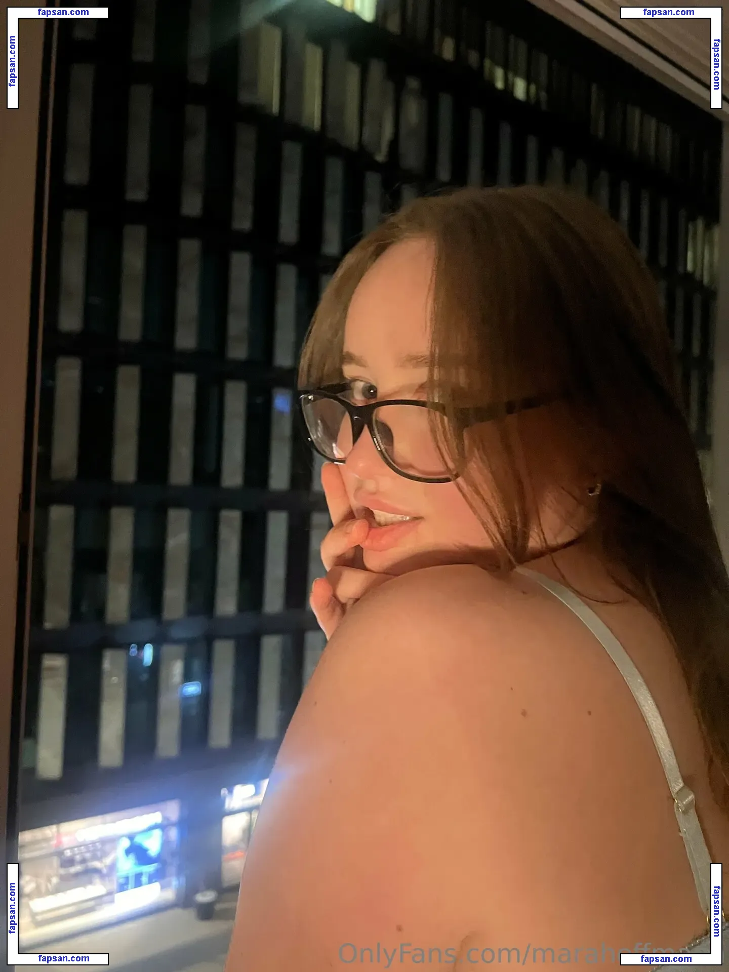 marahoffmann nude photo #0002 from OnlyFans
