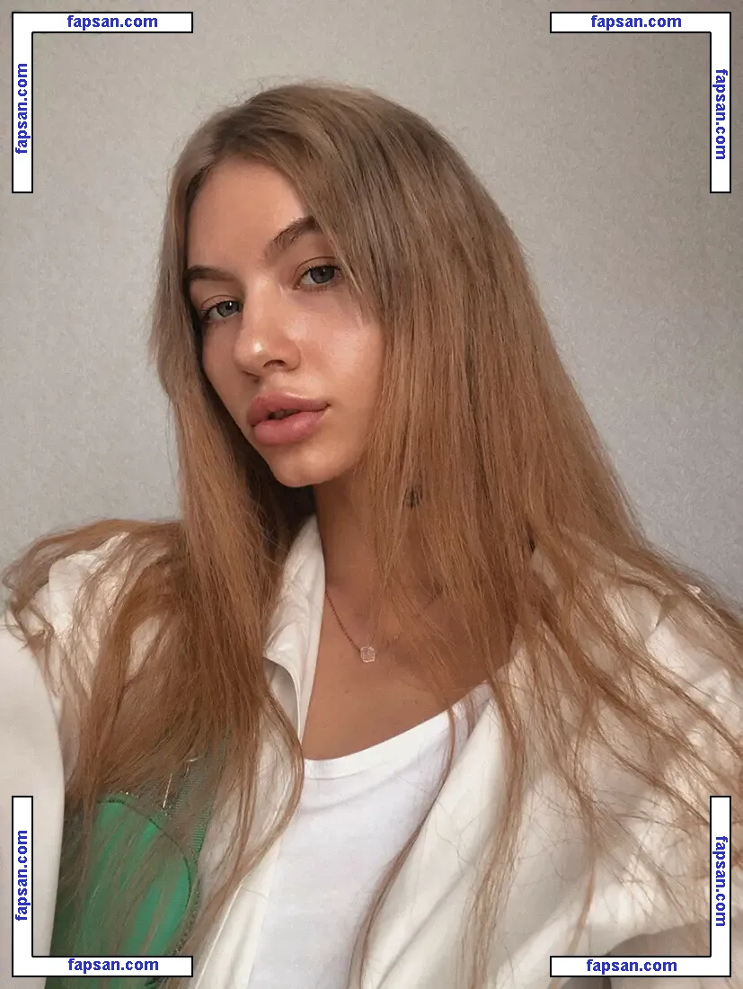 marcelinesi nude photo #0009 from OnlyFans