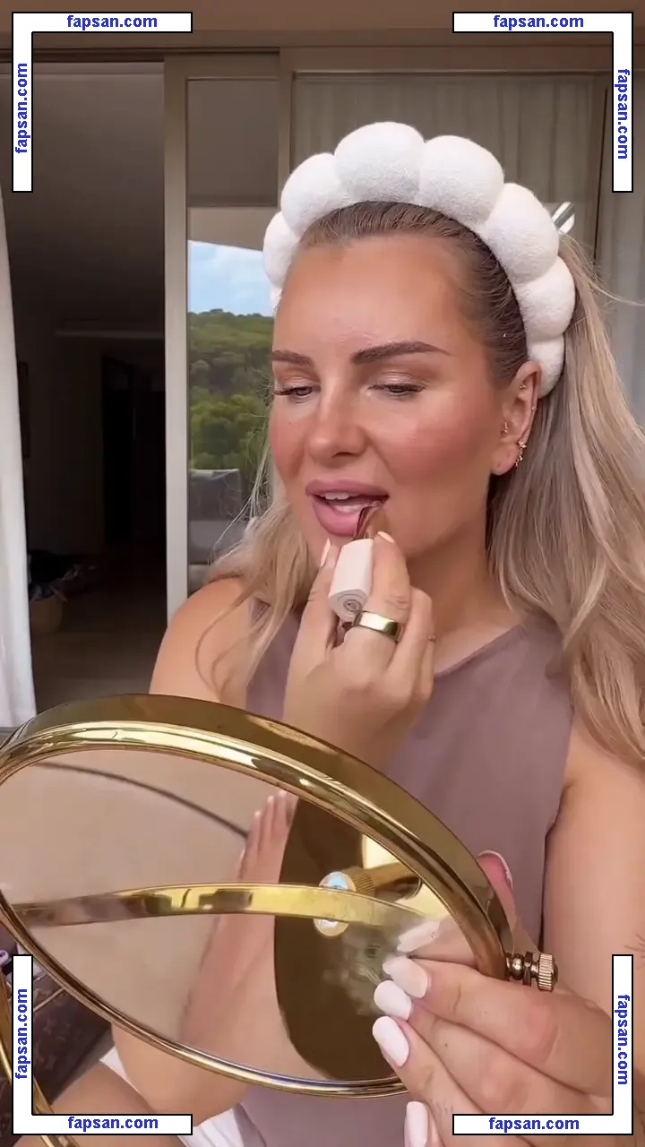 Maren Wolf nude photo #1811 from OnlyFans