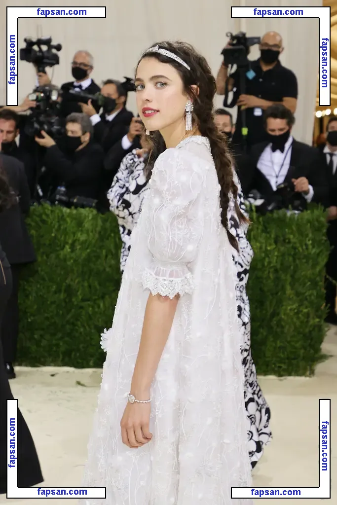 Margaret Qualley голая фото #0368 с Онлифанс