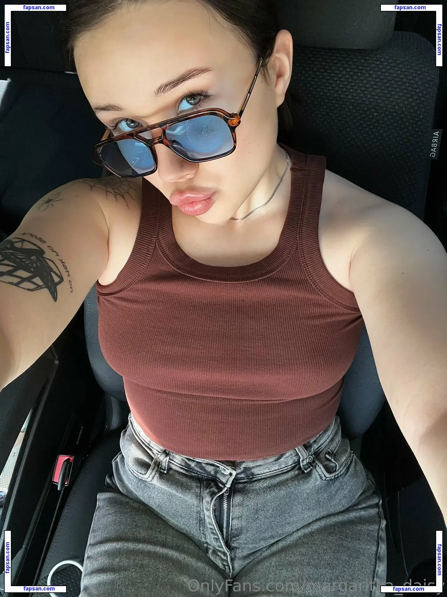 margaritka_daisy nude photo #0006 from OnlyFans