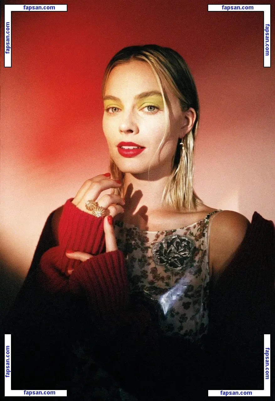 Margot Robbie nude photo #0380 from OnlyFans