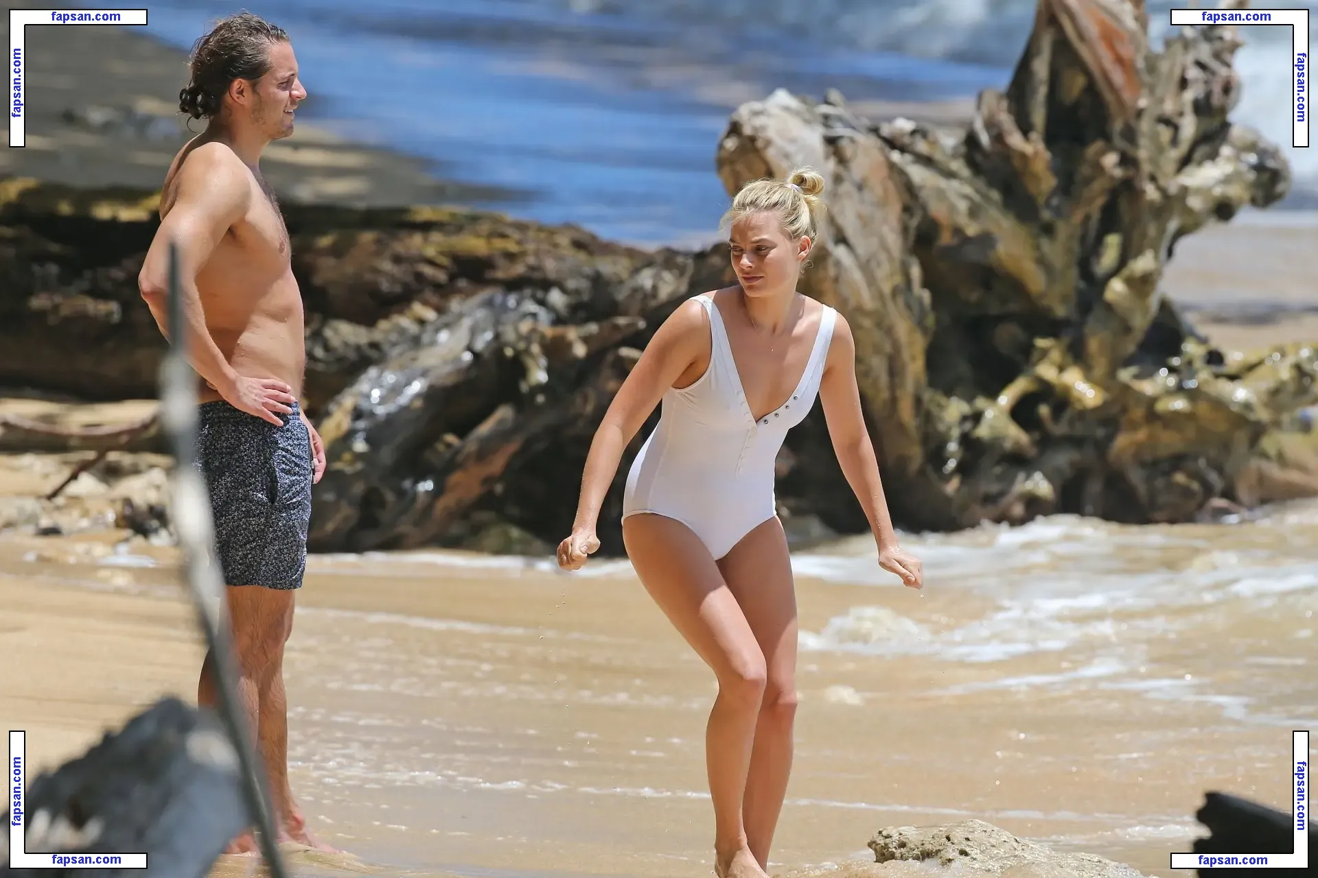 Margot Robbie nude photo #0455 from OnlyFans