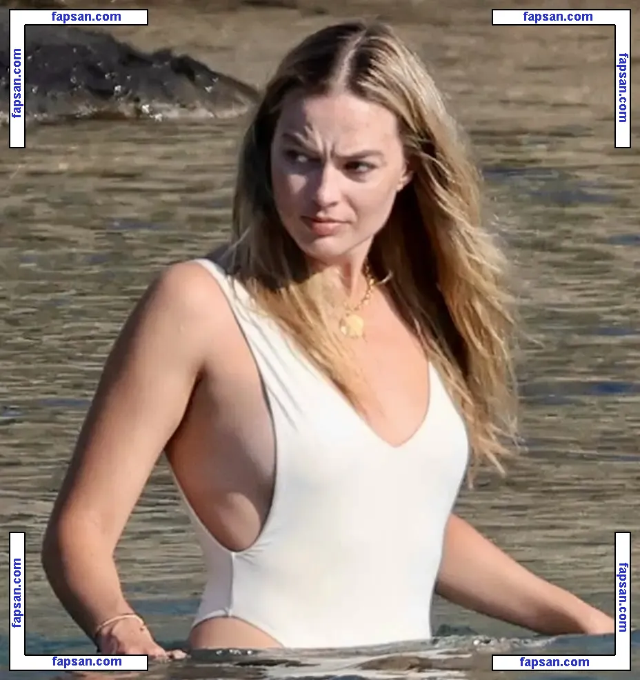 Margot Robbie nude photo #2689 from OnlyFans